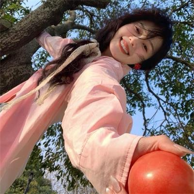 白莲花度假村第二季海报
